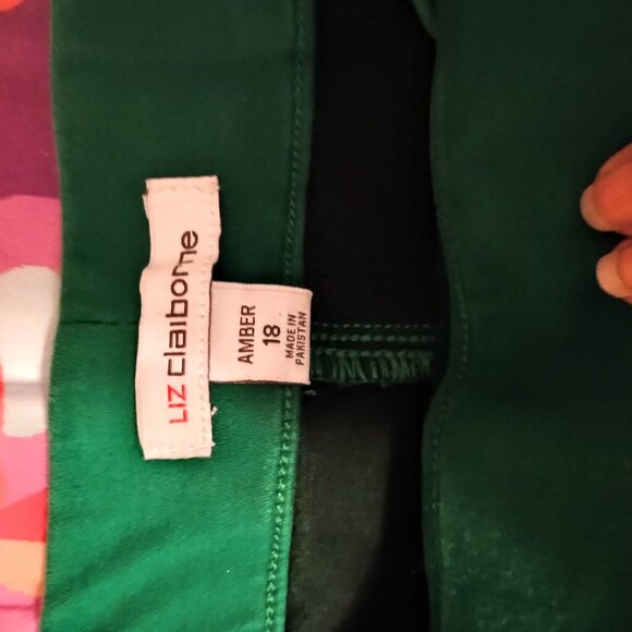 Liz Claiborne Womens Green Shorts, 18Amber, Hi Rise, Pull Up, New - Picture 3 of 3